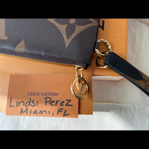 Pouch and wristlet from the pochette trio, includes copy of receipt! Like new! - Picture 8 of 9